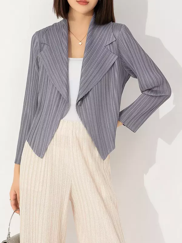 Miyake Pleated Coat Women's Early Autumn New Style 2023 Fashionable Versatile Suit Collar One Button Temperament Short Suit Top