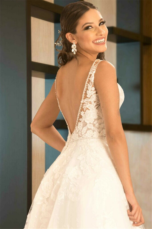 Elegante Tüll Backless A-Line Hochzeit Kleid Luxus Spaghetti Bügel V-ansatz Spanisch hochzeit kleid mit Sweep Zug vestido de noiv