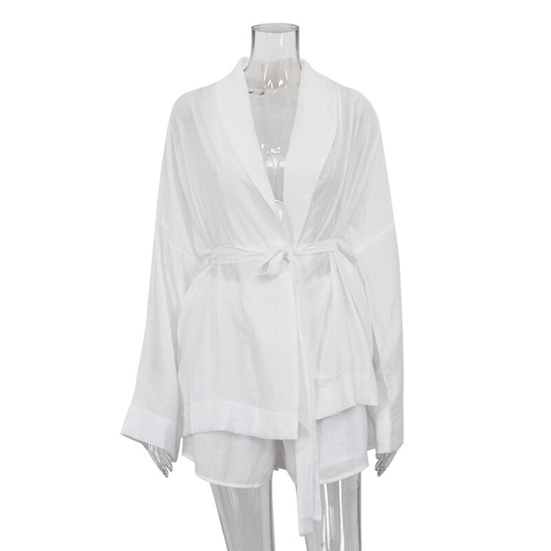 Setelan pakaian wanita pinggang tinggi, setelan pakaian rumah kasual putih, celana pendek pinggang tinggi longgar, jubah renda lengan panjang 2 potong