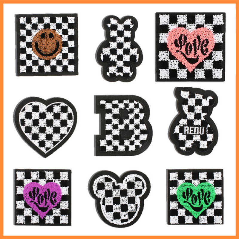 2024 New Embroidery Patch DIY Cartoon Bear Heart Iron On Adhesive Sticker Badges Emblem Clothing Bag Hat Fabric Accessories