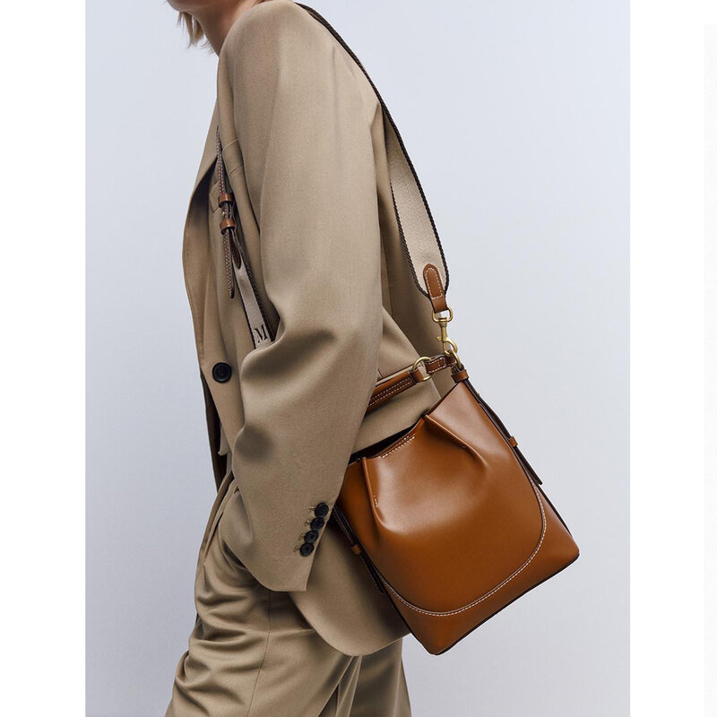 Fashion Wide Strap Bucket Bag High Quality Shoulder Bag Small Purses and Handbags Designer Bags for Women 2024 Crossbody Bags