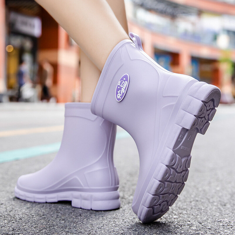Sepatu bot hujan setengah betis wanita, sepatu bot katun murni hangat modis warna jeli perjalanan luar ruangan serbaguna