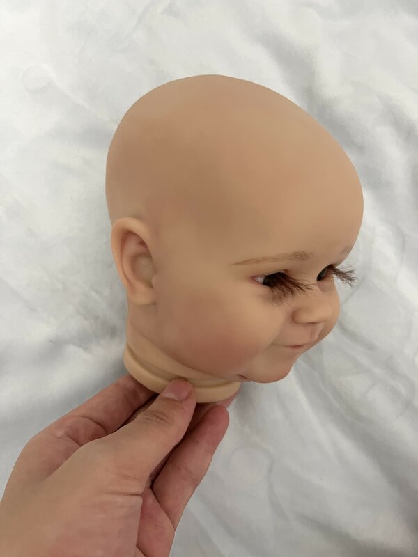 Pasokan terbatas potongan FBBD dibuat oleh seniman Luo 20 inci lukisan Maddie Genesis bayi terlahir kembali dengan tubuh kain