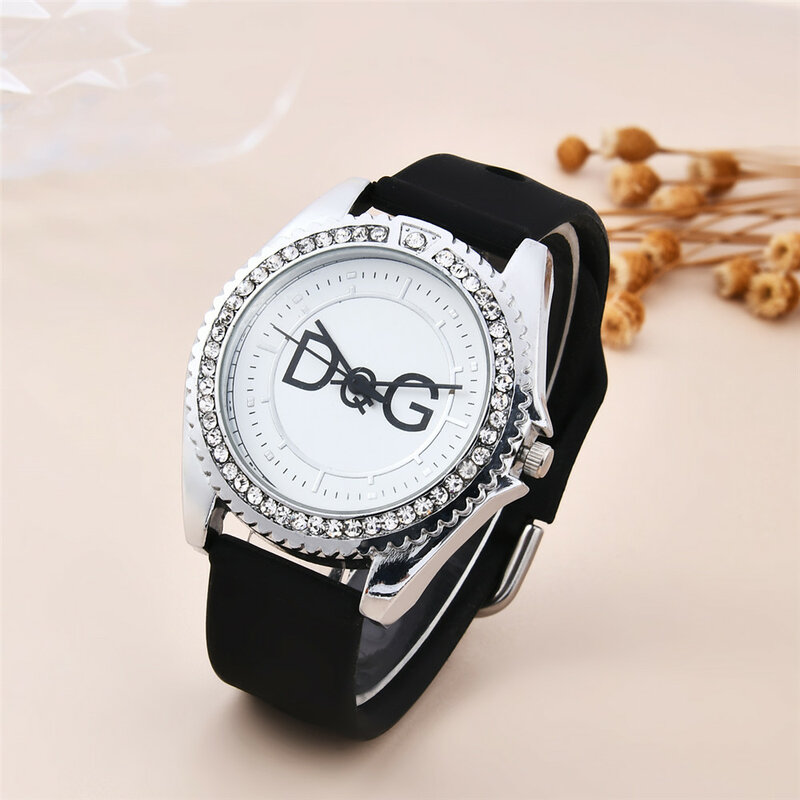 Reloj de cuarzo deportivo con incrustaciones de diamantes de imitación para mujer, correa de cuero, reloj de moda, regalo, 20232024