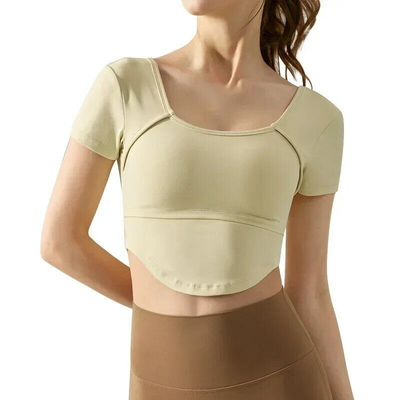 Весенне-летняя тонкая женская футболка с коротким рукавом для йоги с накладками на груди, дышащая красивая футболка на спине, облегающая одежда для йоги телесного цвета, Топ