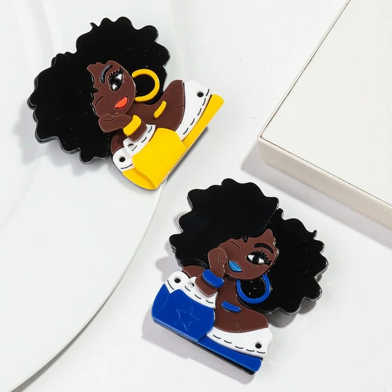 Niedliche Acryl lockige Haare schwarze Mädchen Broschen für Frauen gelb blau Reifen afrikanische Mädchen Figur Abzeichen Pin 2024 Schmuck Zubehör