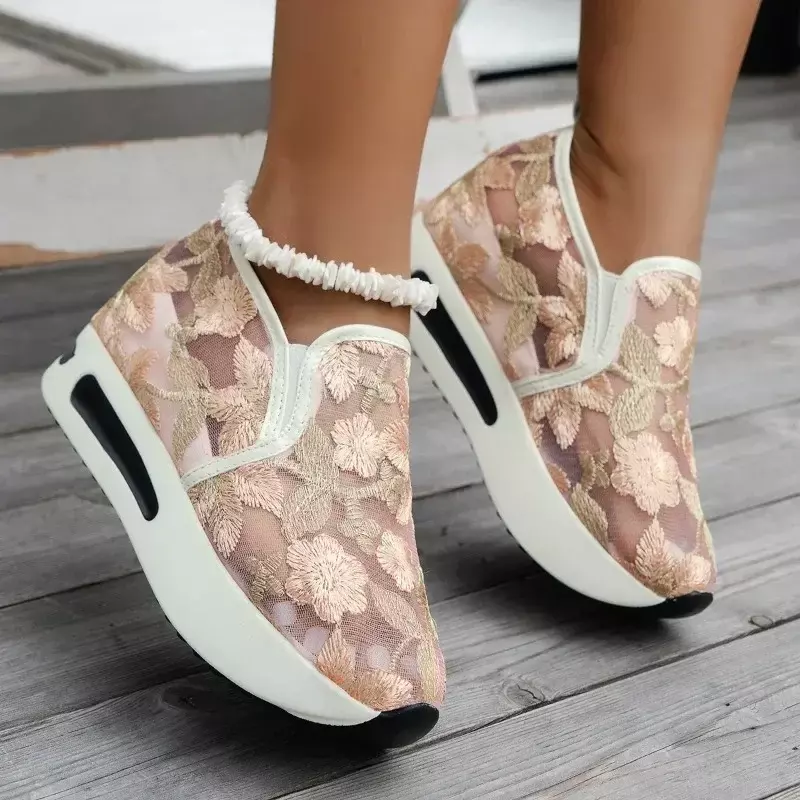 Buty damskie 2024 siatka damskie wulkanizowane buty damskie trampki haftowane wsuwane wzrost buty damskie na co dzień
