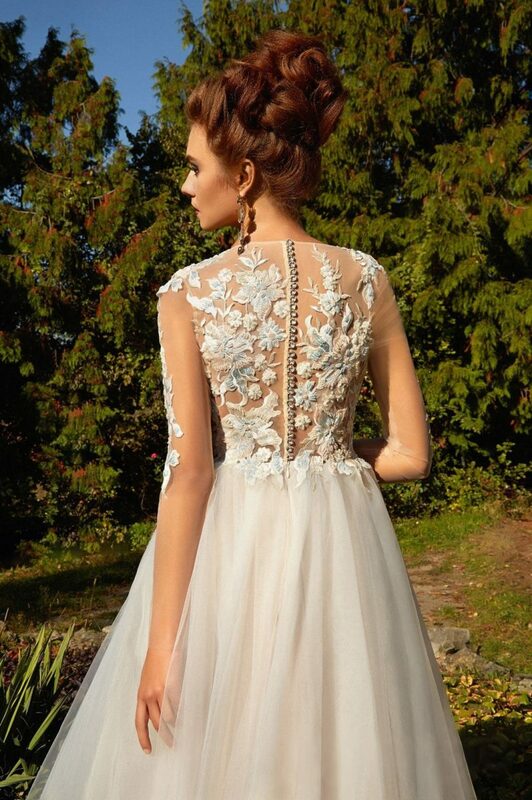Exquisite Scoop Tulle Lace Appliques Wedding Dresses A-Line Floor-Length Long-Sleeve Illusion Button Prom Dress Formal Gowns