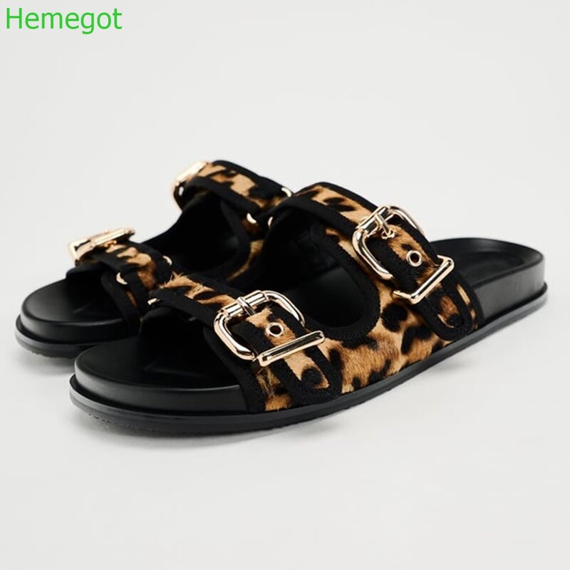 Chinelos leopardo pretos para senhoras, sandálias de sola grossa, fivela de cinto de metal, moda verão, versátil, fora, slides de praia