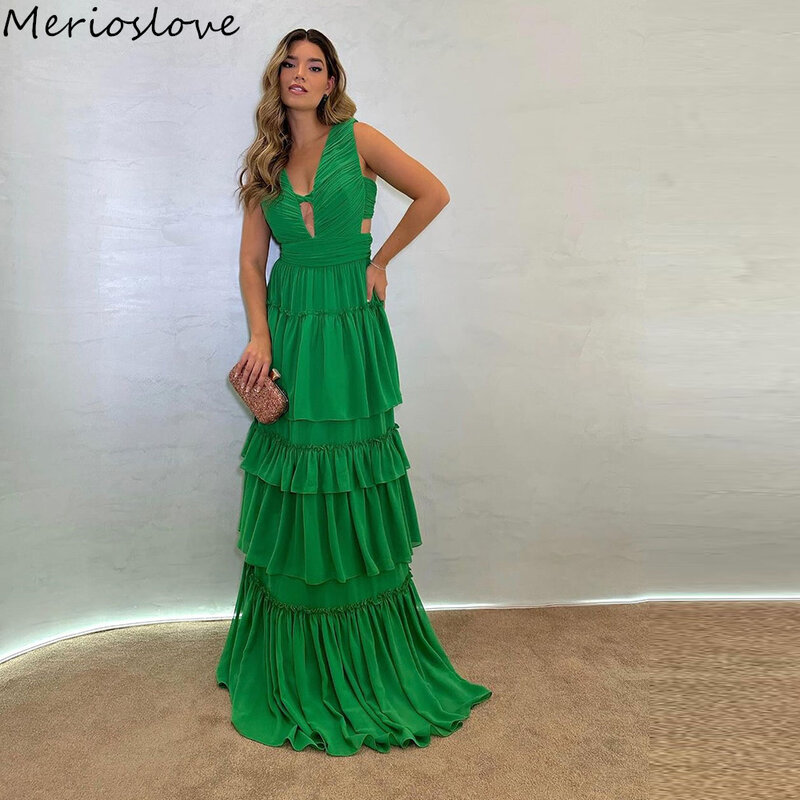 Merioslove grün gestufte Rüschen Chiffon Ballkleider V-Ausschnitt ärmellose Falte geraffte A-Linie saudi arabische Frauen Party Abendkleid