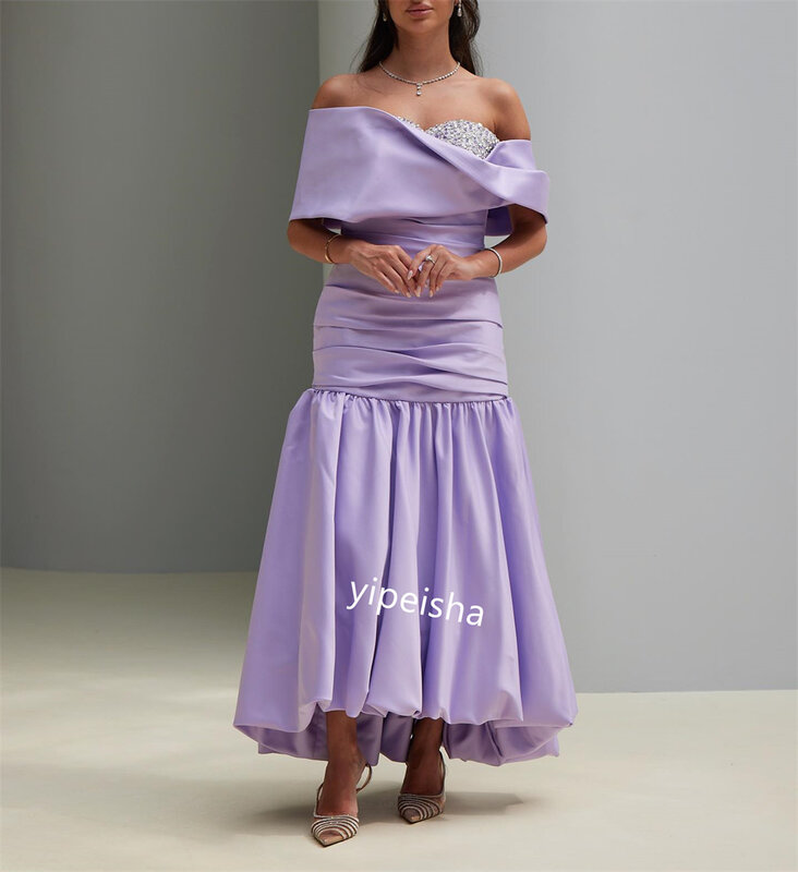 Satin drapierte Perlen Promi A-Linie schulter frei maßge schneiderte Anlass Kleid Midi Kleider