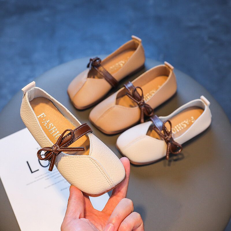 รองเท้าส้นเตี้ยสำหรับเด็กผู้หญิง, รองเท้ามีปุ่ม2024ฤดูใบไม้ผลิและฤดูใบไม้ร่วงรองเท้าแฟชั่นเจ้าหญิงหวานสำหรับงานปาร์ตี้งานแต่งงาน