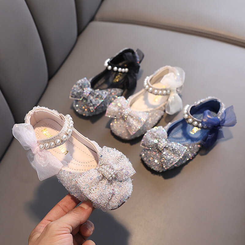 2024 primavera bambini Glitter Pearl Flat Princess Shoes Girls Lace Bow scarpe da sposa in pelle per bambini scarpe da ballo con fondo morbido