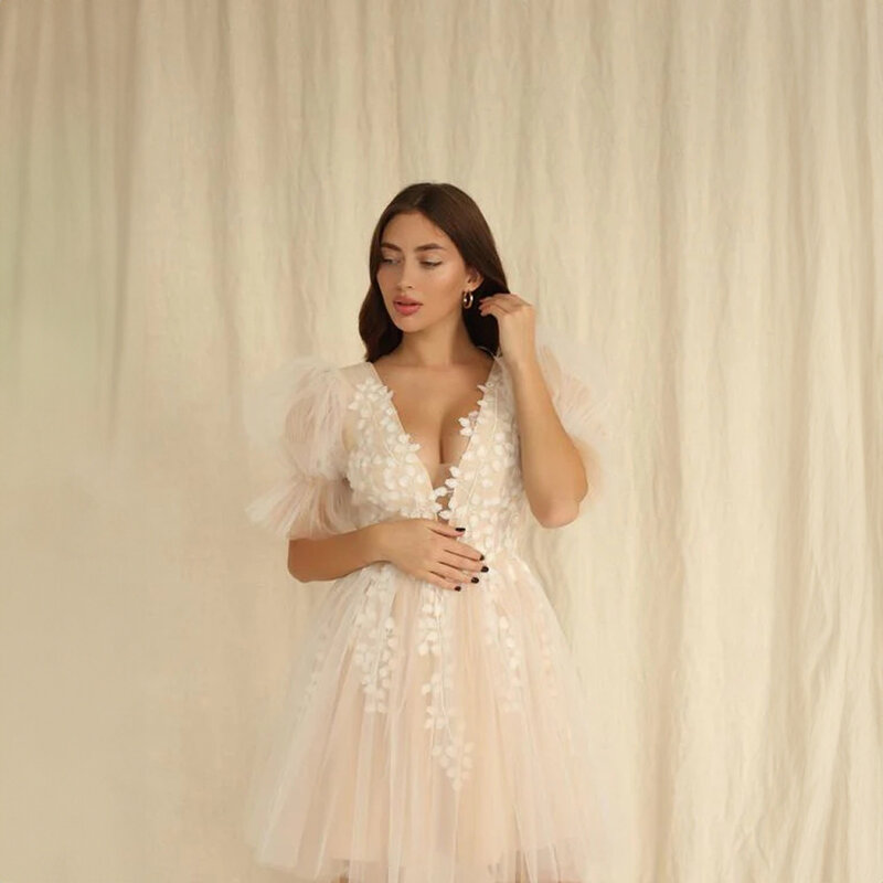 Elegancka aplikacja koronkowa tiulowa suknia ślubna z krótkim rękawem do ślubnych krótkich Mini-liniowych sukien ślubnych bez pleców