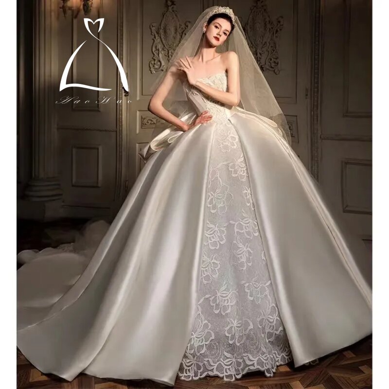 Luxury Sweetheart ball gown Wedding Dresses Big Bow Back Bridal Gowns Custom Made Princess satin lace flowers Wedding Dresses