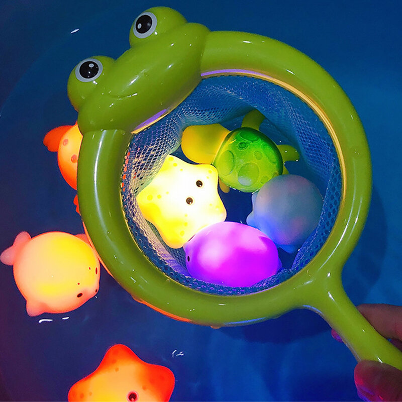 Juguete de baño de animales lindos para bebé, juguetes de luz LED de agua de natación, flotador de goma suave, inducción de ranas luminosas para niños, juego de Regalos divertidos