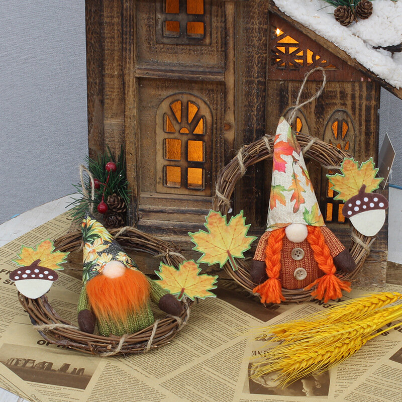 2 Stück neue Erntefest dekorative Lieferungen Thanksgiving gesichtslose Puppe Ahornblatt dekorative Rebe Kranz Wand halter