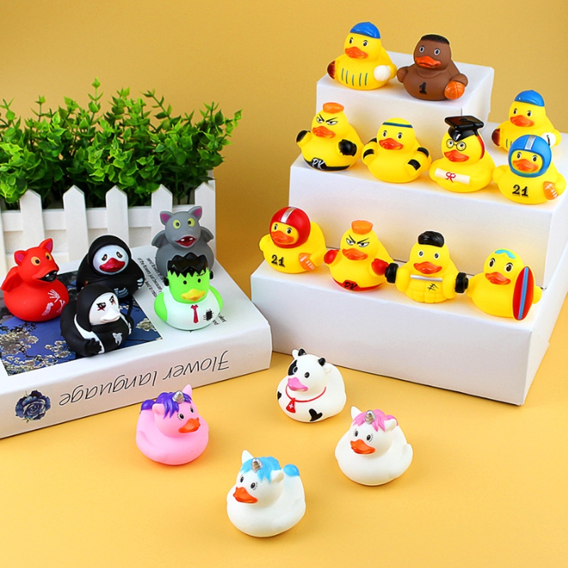 Nuovo giocattolo sportivo a forma di anatra carino spremere giocattoli da bagno per bambini galleggiante anatra regalo per bambini giocattoli d'acqua per le vacanze