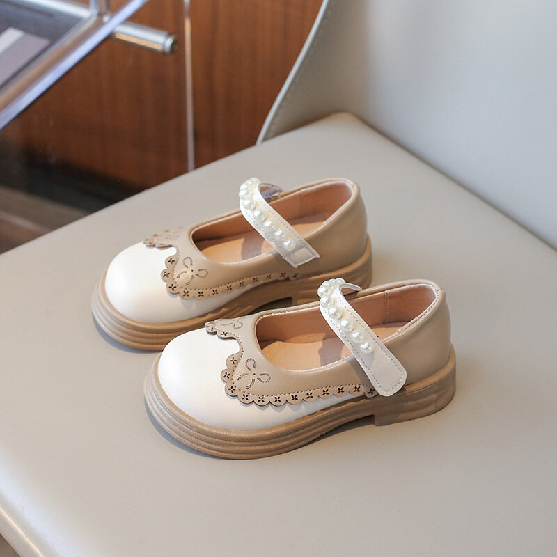 Buty dziewczęce buty dziecięce księżniczka małe skórzane buty 2024 wiosenne i jesienne buty z groszkiem niemowlę dziewczynka w stylu zachodnim