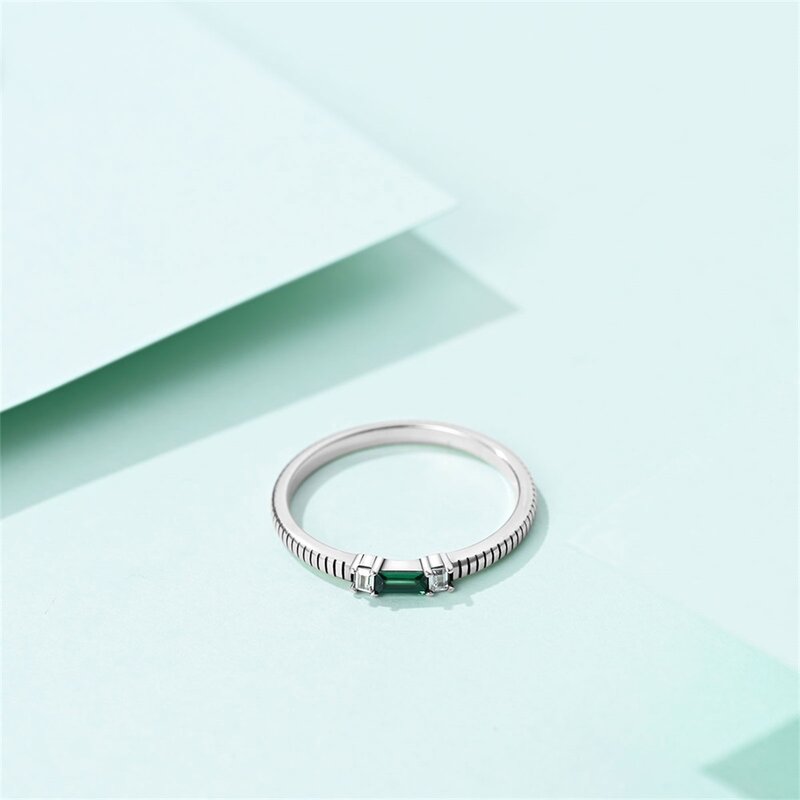 女性のための925スターリングシルバーの指輪、緑のスネークボーンパターン、ロマンチックなアクセサリーの更新、美しい