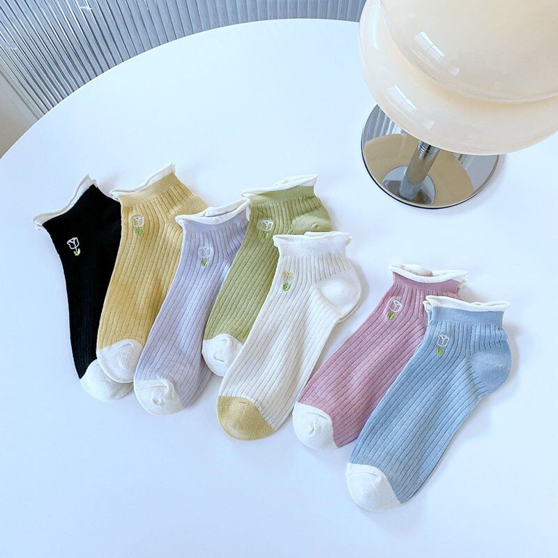 Women Curled Cotton Socks New Flower Embroidery Series Fashion Academy Style Versatile Ladies Loose Mouth Boat Socks I127