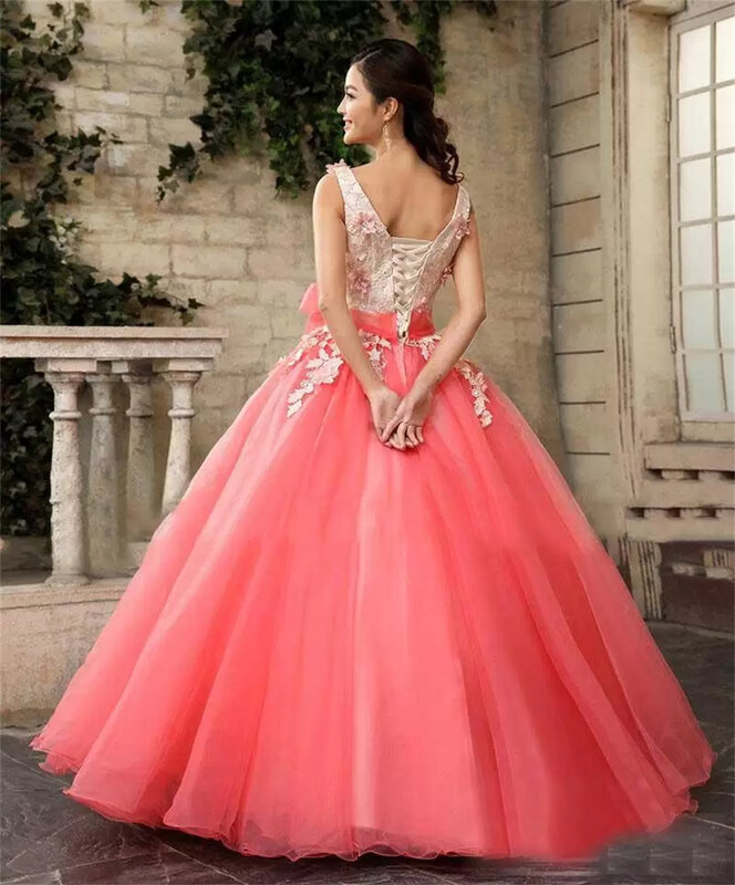 Gorgeous Quinceanera Dress for Women 2022 Elegant V Neck Sweetheart Lace Flora Applique Bow Knot Formal Sweet 15 Party Prom Gown