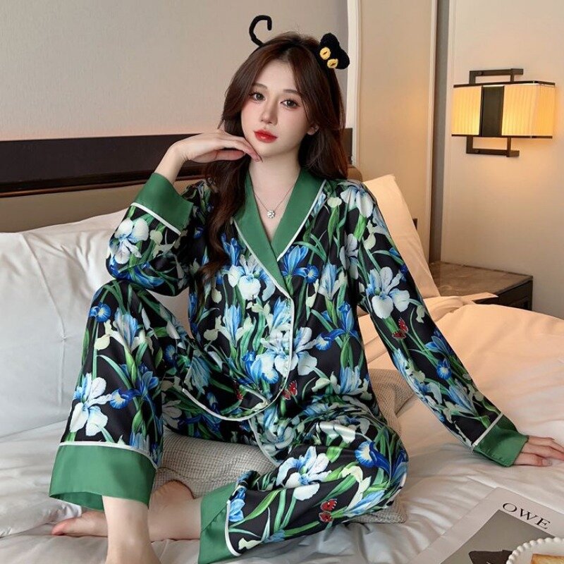 Women Pajamas Autumn Winter High-End Artificial Silk V-neck Casual Cardigan Homewear Suit Female Loose Long-Sleeved Nightclothes