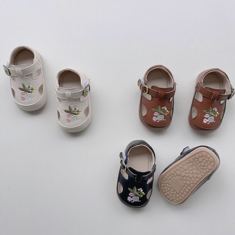 Babys chuhe Sommer neuen koreanischen Stil 2024 neue modische Sandalen atmungsaktive rutsch feste weiche Sohle Stickerei lässige Kleinkinds chuhe