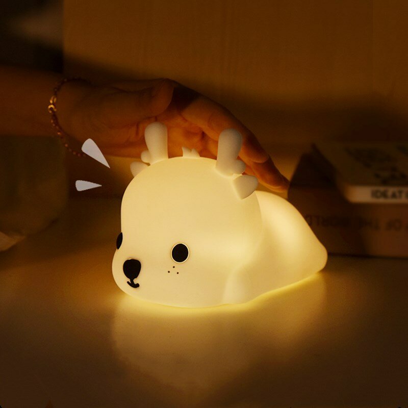 Lampu Silikon Rusa Lampu Malam Berubah Warna Warna-warni Pat LED Kreatif Lampu USB Imut Lampu Samping Tempat Tidur untuk Makan Bayi