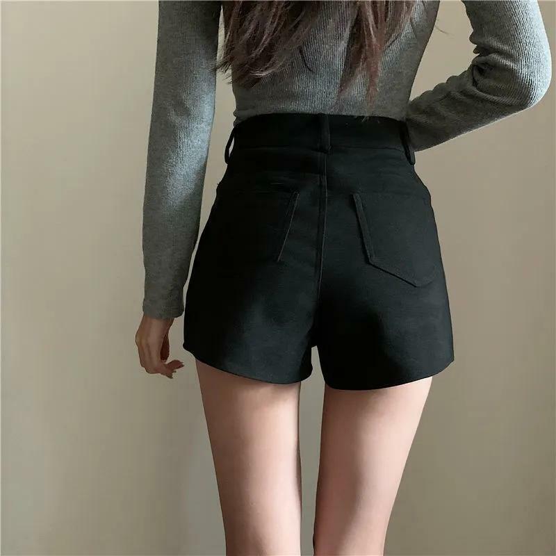 Celana pendek DENIM สีดำแบบไม่สม่ำเสมอสำหรับผู้หญิงเสื้อผ้าผู้หญิงสีดำ2024กางเกงรัดรูปยืดหยุ่นยีนส์เอวสูงฤดูร้อน