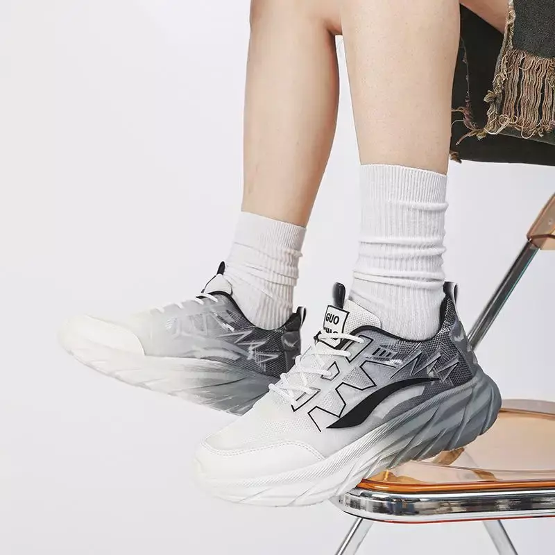 Zapatillas de deporte transpirables para hombre, zapatos informales con absorción de impacto, de fondo suave, para correr, verano, 2024
