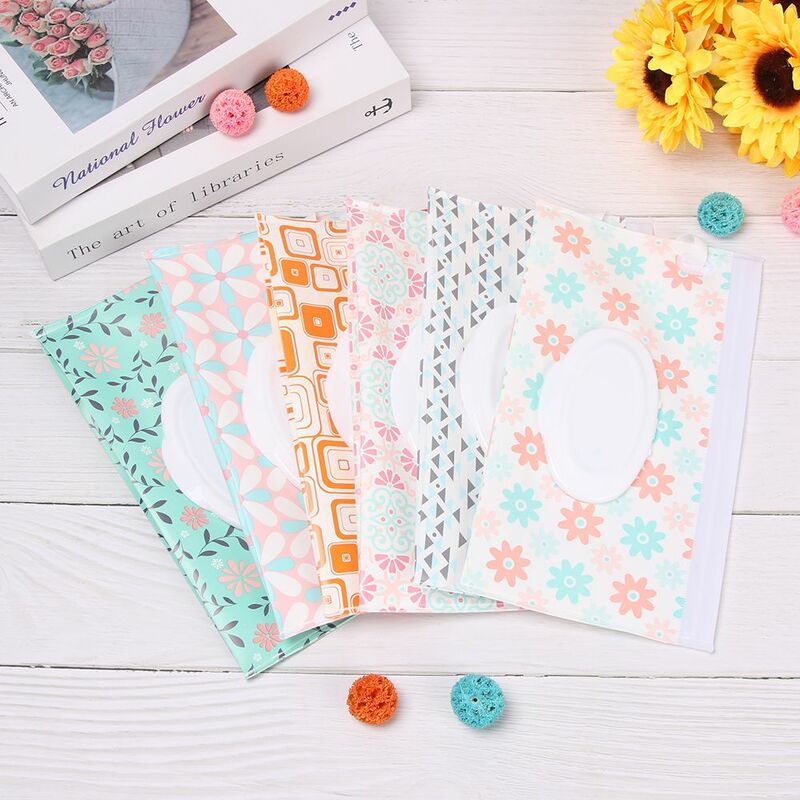 Useful Fashion Snap-Strap Flip Cover Baby Product Carrying Case Cosmetic Pouch Wet Wipes Bag Stroller Accessories Tissue Box