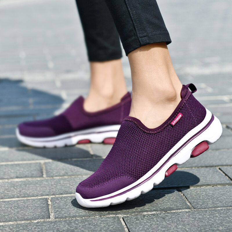 Coppia scarpe Casual 2023 Summer Outdoor Flats Fashion Light Slip on scarpe da passeggio per uomo e donna Sneakers da uomo traspiranti