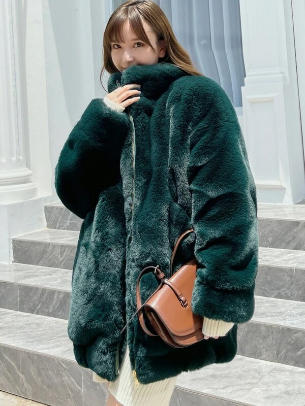 Зимняя модная новинка 2024, темно-зеленое меховое пальто средней длины на молнии, утолщенный однотонный меховой топ с имитацией выдры и воротником из кроличьего меха