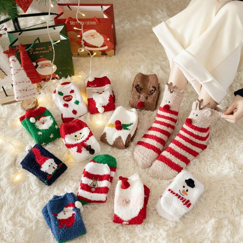 Cartoon Santa Claus Home Sokken Elanden Kerstmuts Rood Groen Koraal Fluwelen Sokken Middelste Buis Sokken Kerstsokken Vrouwen Kousen