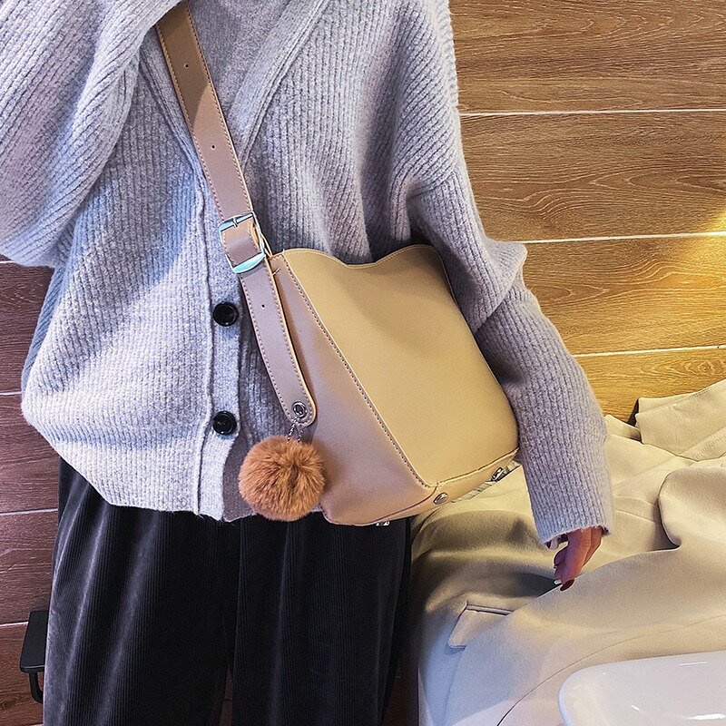 Semplici borse a secchiello solide per le donne nuovo Design filo palla per capelli borsa a tracolla da donna borse con patta di grande capacità