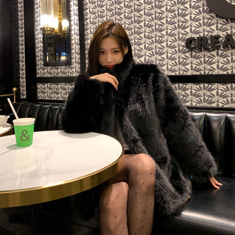 Cappotto di pelliccia da donna tinta unita addensato caldo colletto alla coreana protezione ambientale imitazione nero medio-lunghezza tre bottoni inverno