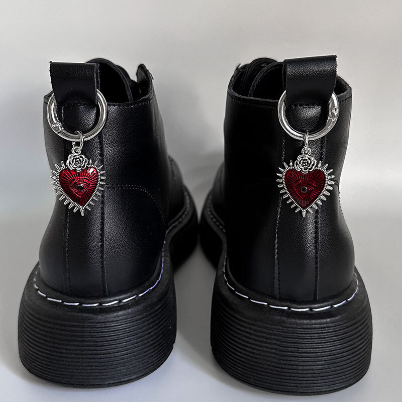 Sepatu bot Martin liontin hati bintang besar berongga 1 buah aksesori sepatu kait jepret logam dekorasi gesper Y2K perhiasan pesta