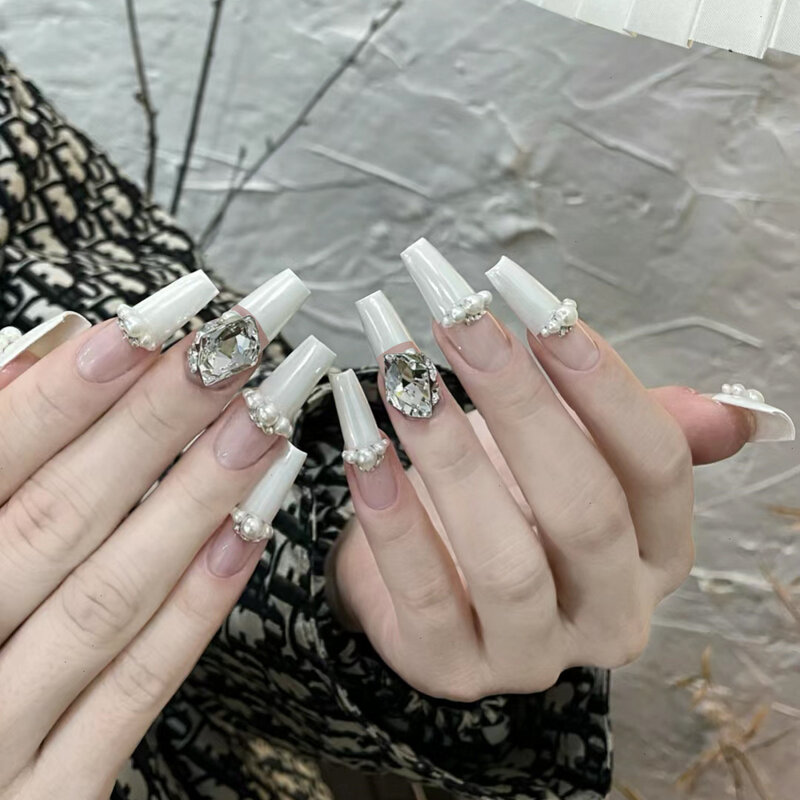 French White False nails with pearl Rhinestone Design Bride lady Fake Nails Long Coffin Ballet Wearable Press on Nail Patches