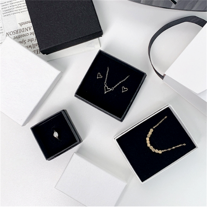 Kotak kemasan perhiasan kertas Kraft gelang, kalung cincin anting-anting pengatur hadiah pernikahan wadah kotak penyimpanan perhiasan sederhana