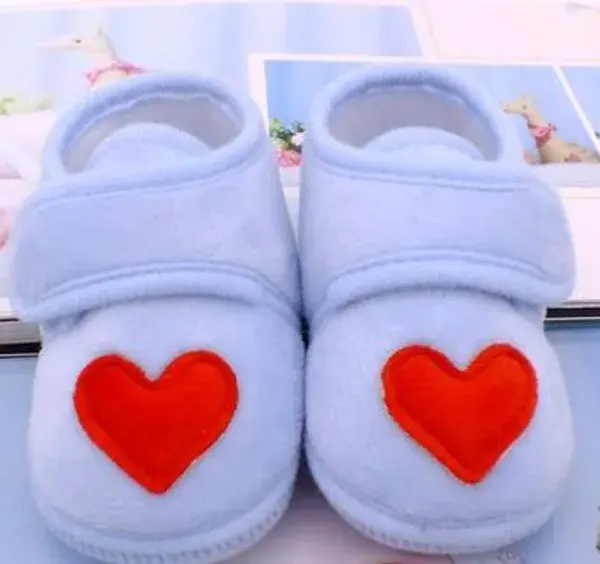 2023 New Sand Baby Sweet Shoes Newborn Boys Girls Infant Shoes Red Heart Prewalkers Crib Shoes Nonslip Baby Boys Girls