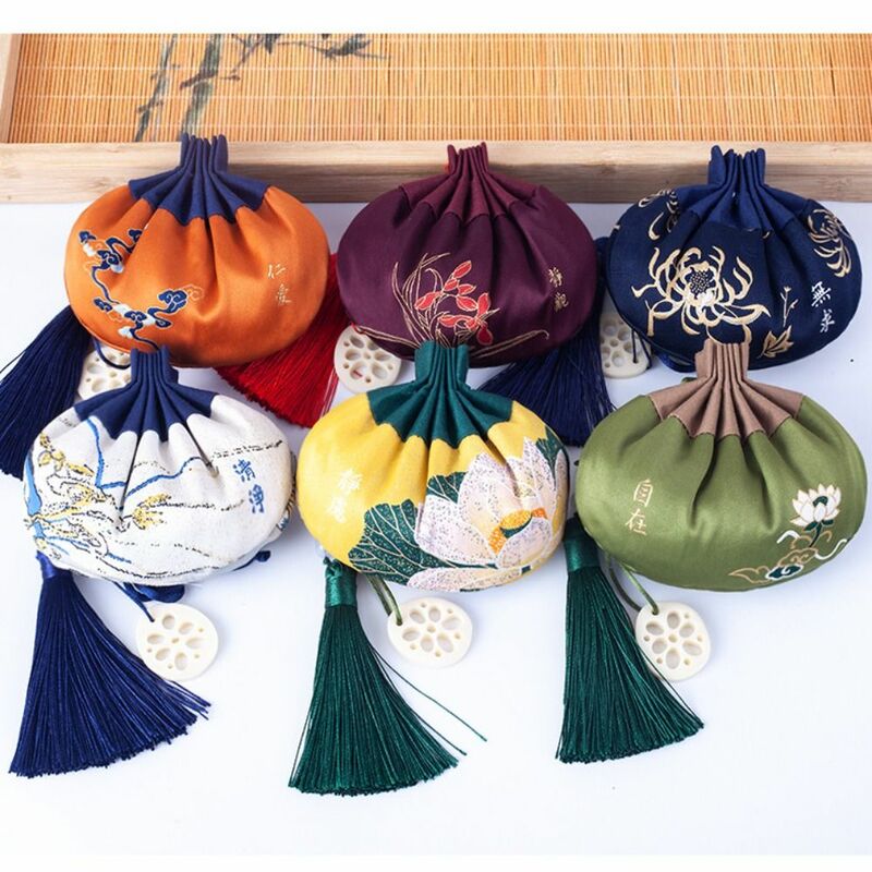 Bustina con ciondolo a fette di radice di loto Dragon Boat Festival tasca in broccato borsa in stile cinese piccola borsa per benedizione
