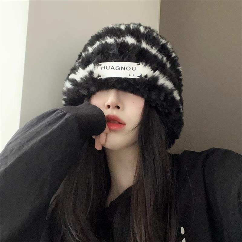 Czapka zimowa z puszystym futrzanym futrem dla kobiet koreańska modna czapka miękki pluszowy rosja na zewnątrz, odporna na śnieg, ciepła ochrona słuchu, zimna czapka