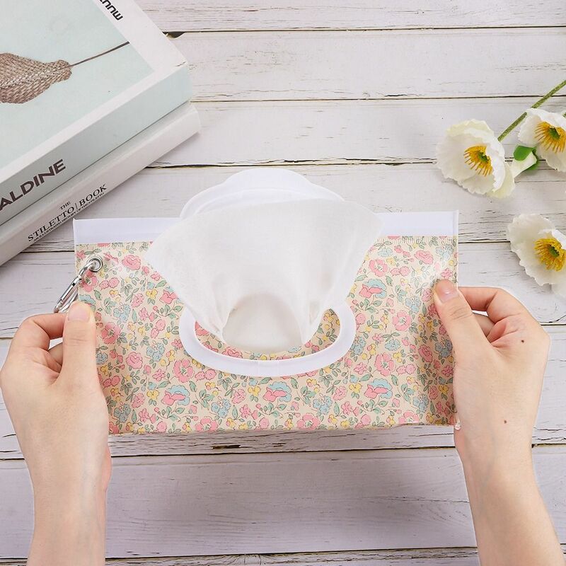 New Baby Wet Wipe Pouch Fashion Snap-Strap Refillable Wet Wipes Bag Flip Cover Tissue Box Outdoor Useful Baby Stroller Accessory