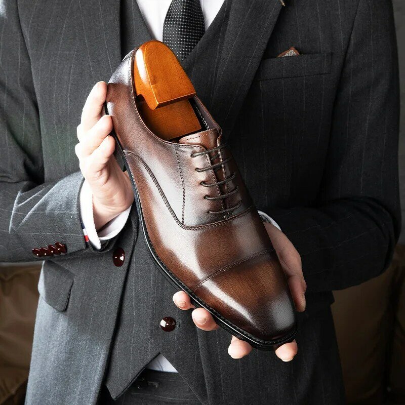 Chaussures italiennes en cuir véritable faites à la main pour hommes, chaussures oxfords formelles noires, chaussures de mariage de luxe, confortables et à la mode, qualité sociale