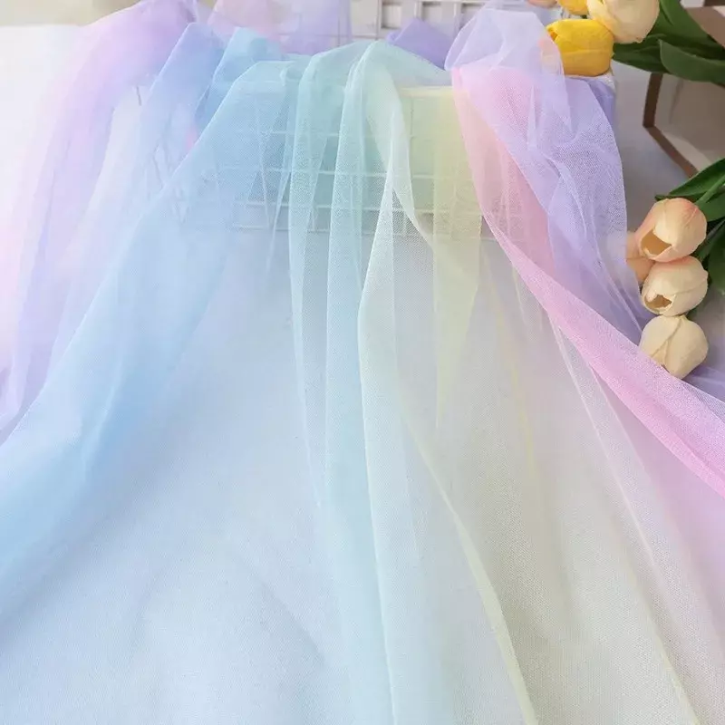 ผ้าโปร่งสีรุ้งไล่ระดับสีสำหรับชุดแต่งงานกระโปรงแบบ DIY สำหรับตัดเย็บเส้นด้ายบางนุ่มสำหรับฤดูร้อน
