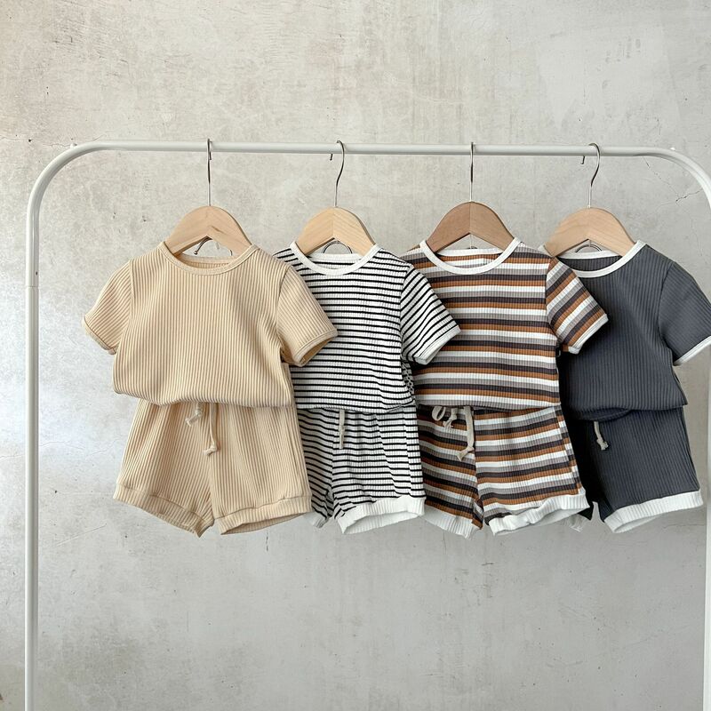 男の子と女の子のためのツーピースセット,ストライプの半袖コットンショーツ,子供服,韓国スタイル