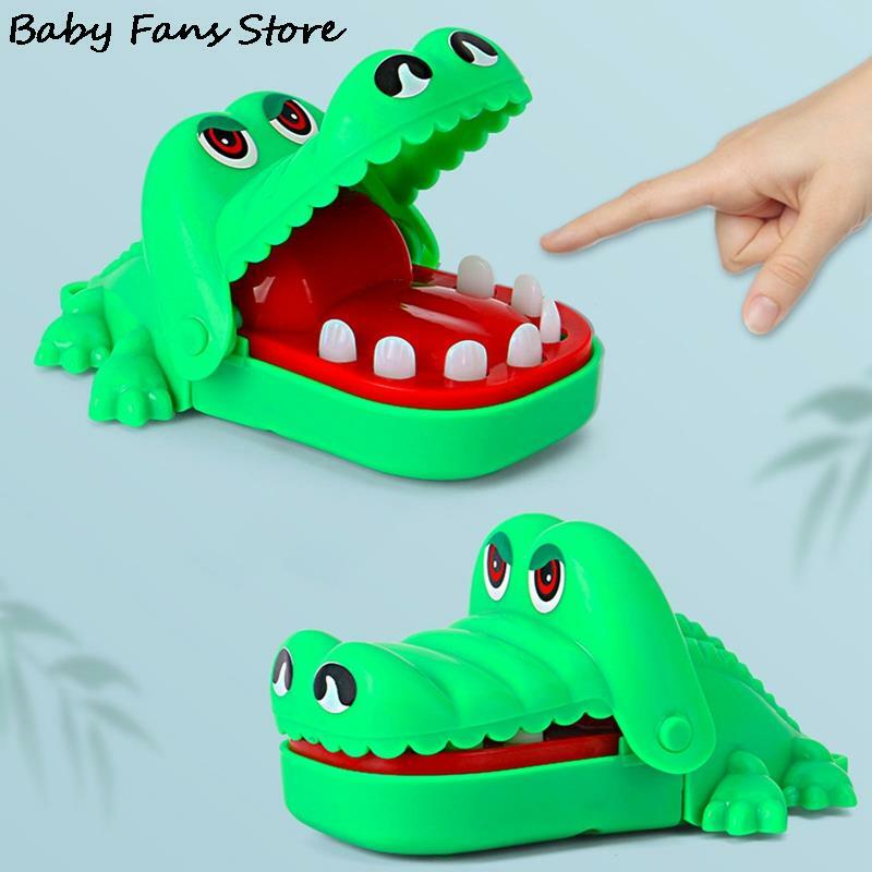 Mordere il gioco delle dita del coccodrillo giocattoli spaventosi per i bambini portachiavi creativo per bambini divertenti scherzi pratici giocattolo ingannevole dell'alligatore del dente della bocca