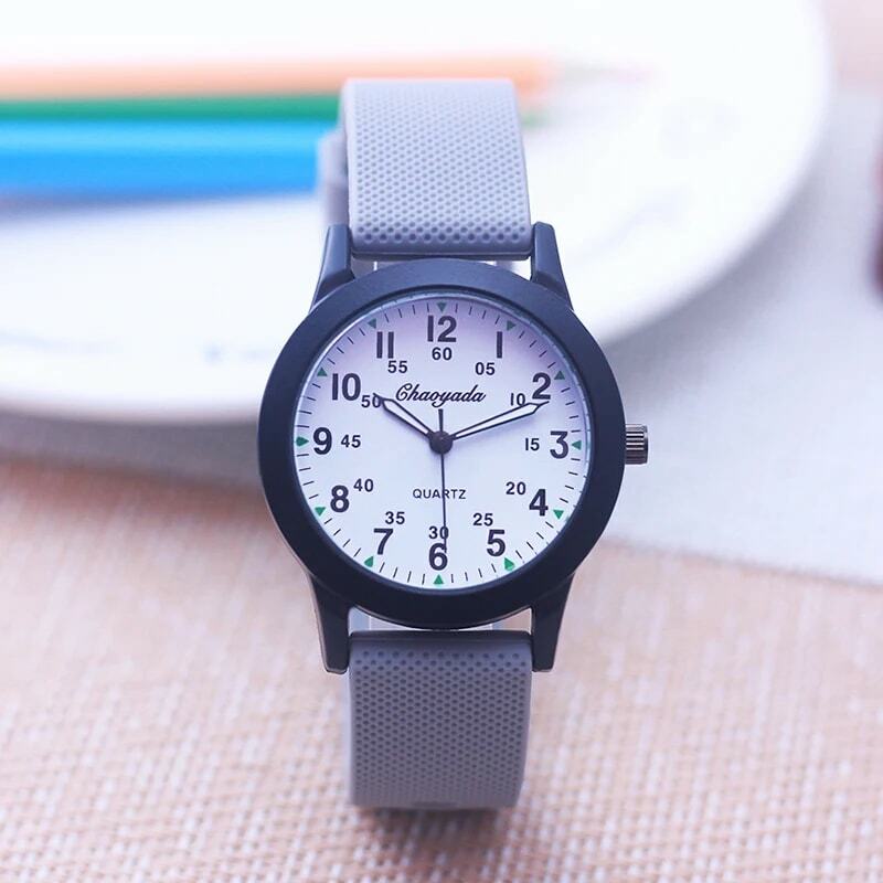 Chaoyada 남녀공용 스포츠 실리콘 스트랩 쿼츠 시계, 중학생 선물 시계, 6 가지 색상, 패션