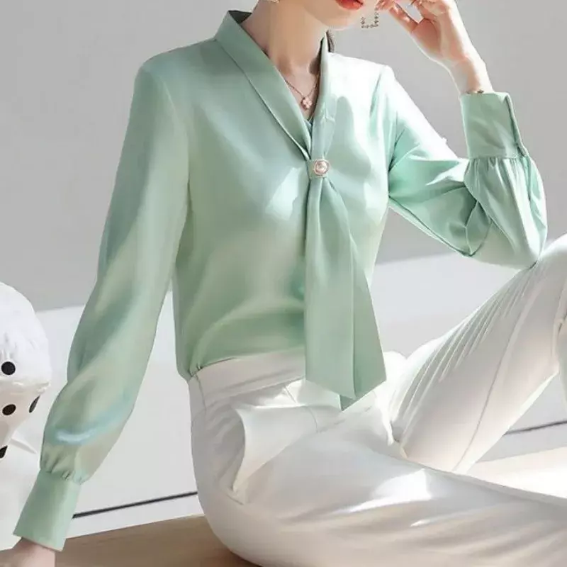 Blusas de manga comprida com gola borboleta para mulheres, camisas estilo casual para senhora, tops de moda primavera e outono